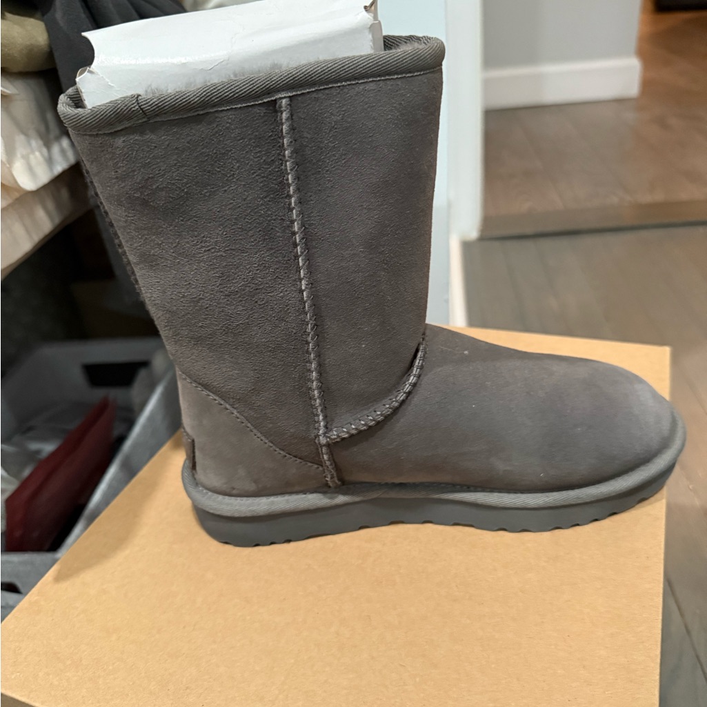 Gray Uggs Nwt